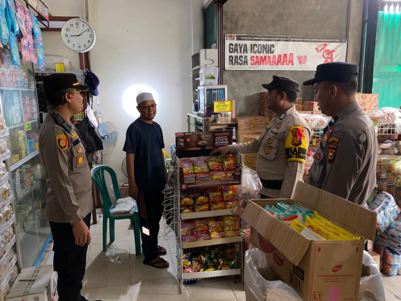 Kapolsek Kempas Pantau Harga Bahan Pokok, Ciptakan Persaudaraan dan Persatuan Pasca Pilkada