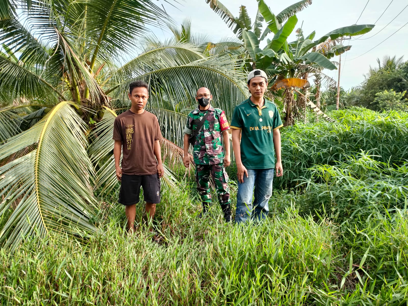 Babinsa Koramil 04/Kuindra Sampaikan Kepada Warga Terkait Pencegahan Karlahut