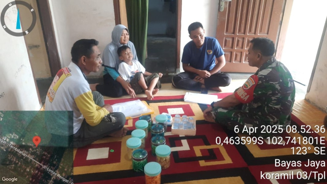 Manfaatkan Suasana Idul Fitri, Babinsa Koramil 03/Tempuling Perkuat Silaturahmi Ke Warga Binaan