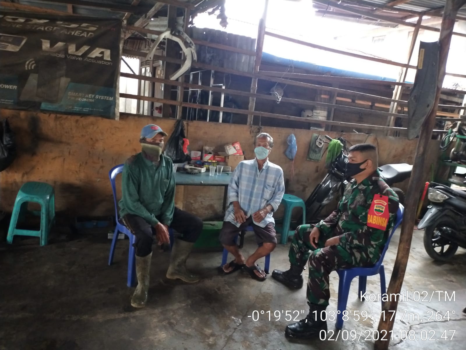 Babinsa 02/Tanah Merah Giatkan Komsos di Desa Tanjung Pasir