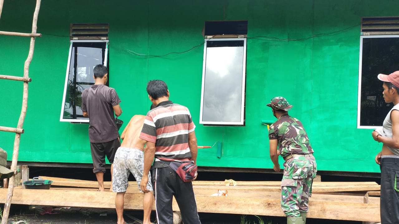 Satgas TMMD Lanjutkan Perehaban Surau di Teluk Bunian