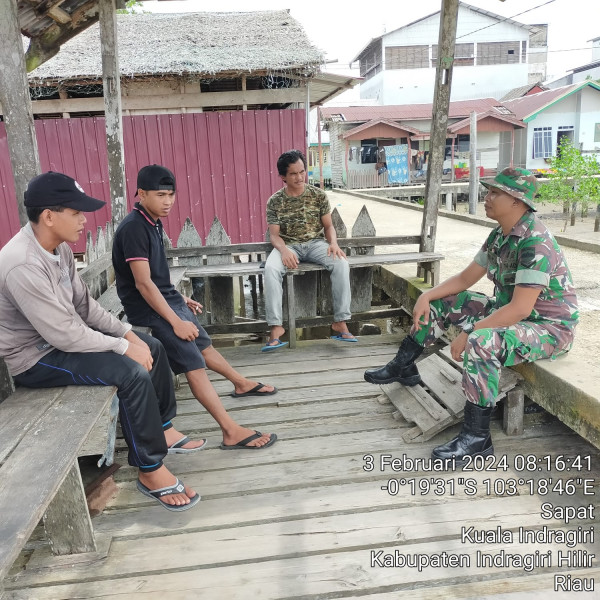 Upaya Terapkan Saling Bertoleransi Antar Sesama Melalui Komsos Babinsa Koramil 04/Kuindra