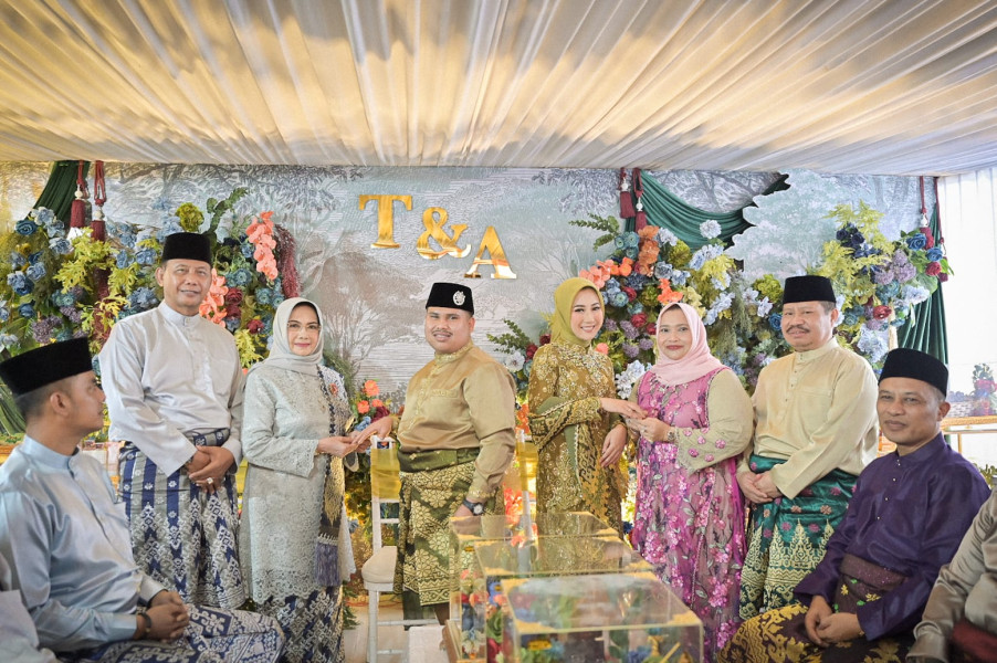 M. Arsya Fadillah Dan Tiara Sumarna Resmi Bertunangan, Minta Dilancarkan Sampai Pernikahan.