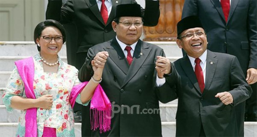 Respons Menhan Prabowo Subianto soal Larangan PNS Bercadar