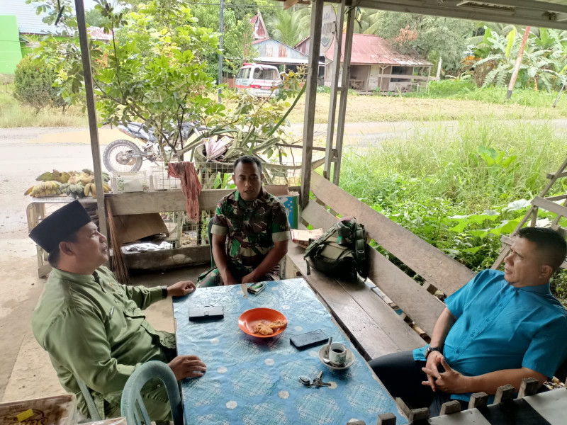 Babinsa Serda Margono Berbagi Kebersamaan Dengan Masyarakat