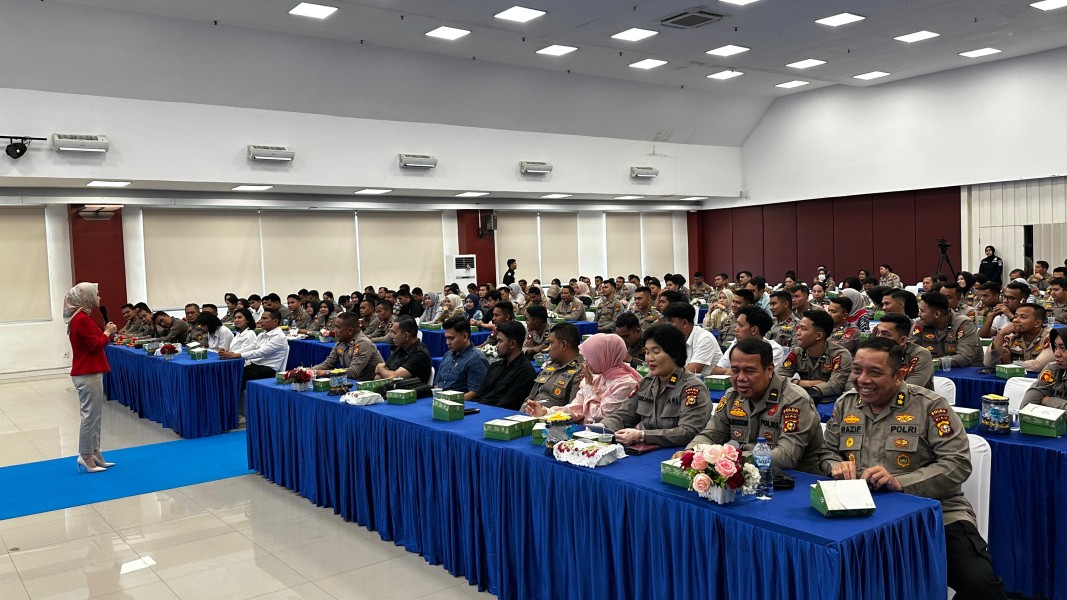 Polda Riau Gelar Pelatihan Public Speaking Dukung Program Green Policing Polda Riau Gelar Pelatihan Public Speaking Dukung Program Green Policing