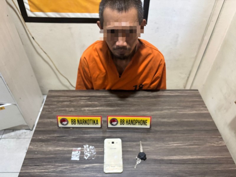 Satresnarkoba Polres Inhil Bekuk Pengedar Shabu di Tembilahan, Amankan Barang Bukti dan Kendaraan Satresnarkoba Polres Inhil Bekuk Pengedar Shabu di Tembilahan, Amankan Barang Bukti dan Kendaraan