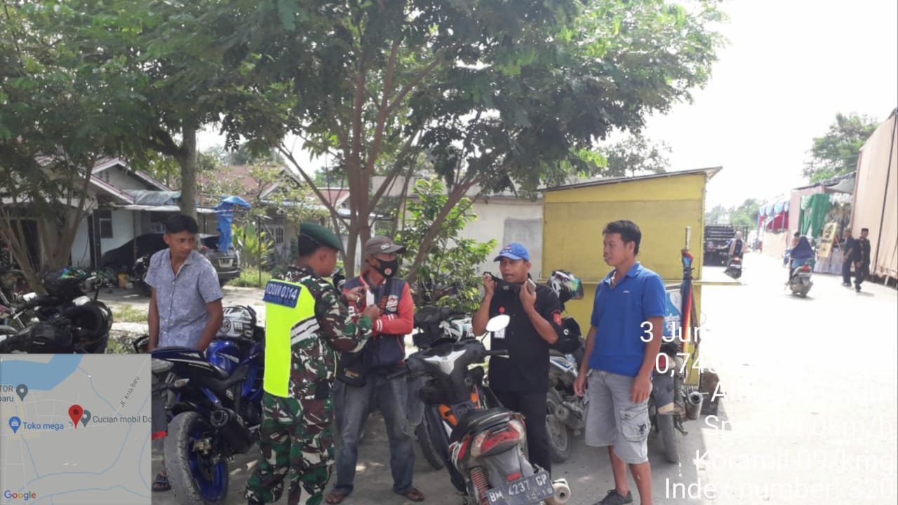 Cegah Covid-19, Sertu Syamsurizal Adakan Sosialisasi di Pasar Pagi Desa Kota Baru