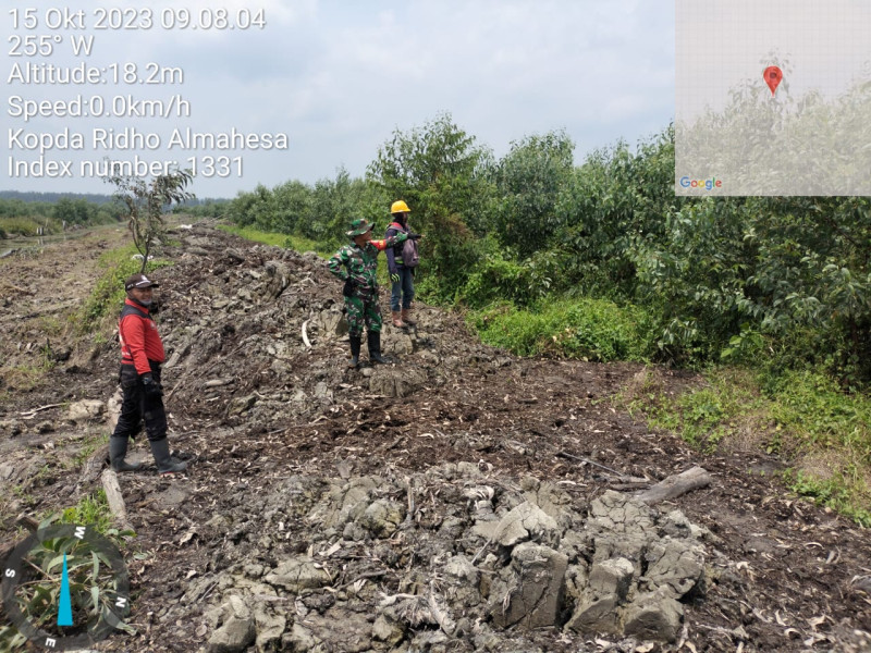 Bhabinsa 05/Gas Kopda Ridho Lakukan Patroli dan Antisipasi Karhutla