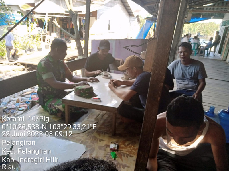 Babinsa Koramil 10/Pelangiran Himbau Pemuda Untuk Menghindari Narkoba di Wilayah