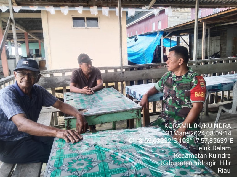 Babinsa Koramil 04/Kuindra Himbau Masyarakat Untuk Terus Menjaga Kebersihan dan Kenyamanan Lingkungan