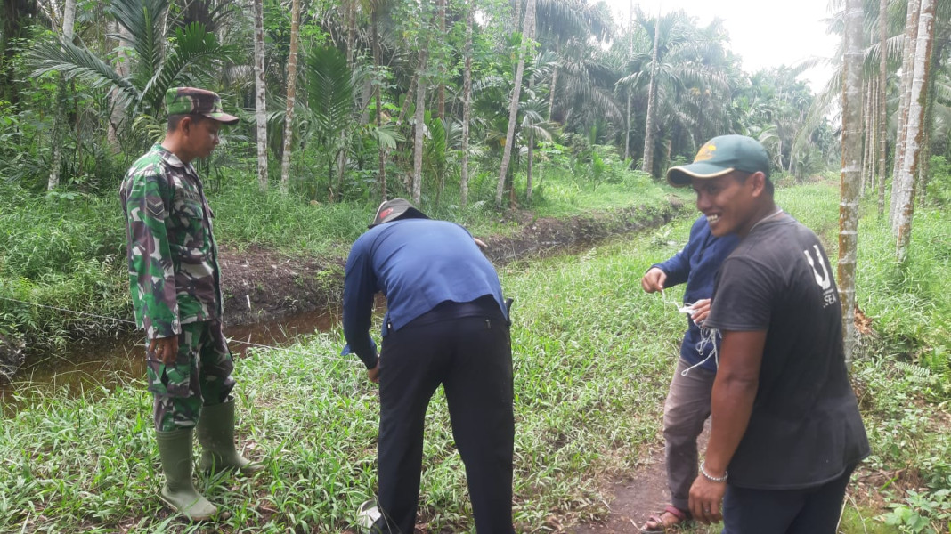 Sertu Ramli Babinsa Koramil 07/Reteh: Menginspirasi Masyarakat Melalui Komsos