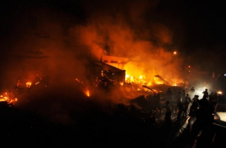 Menantu Mau Bakar Rumah Malah Kena Mertua