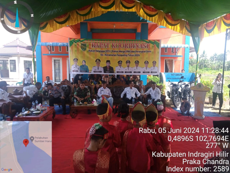 Anggota Koramil 03/Tpl Dampingi Kunjungan Bupati Inhil Dalam Rangka Rapat Koordinasi RT/RW Se-Kecamatan Tempuling