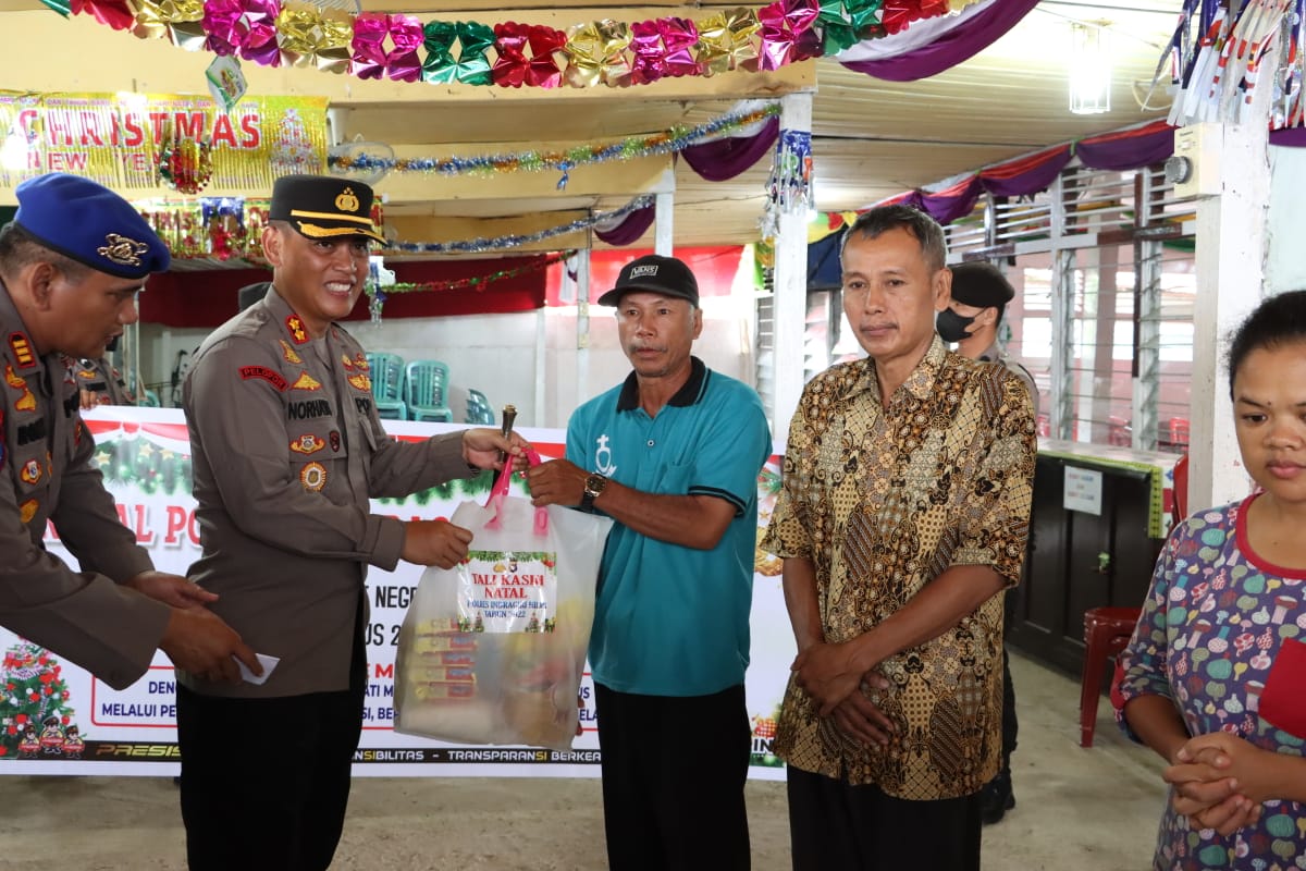 Sambut Natal, Polres Inhil Polda Riau Berbagi Tali Asih