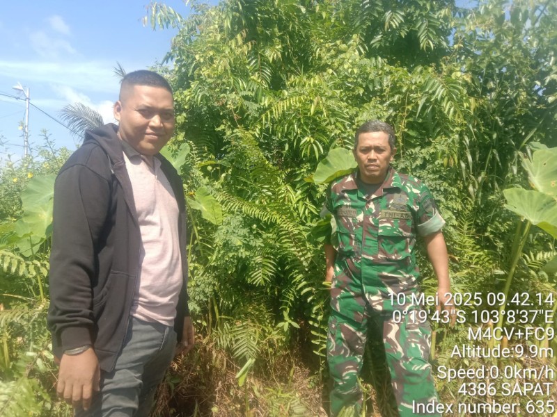 Patroli dan Sosialisasi Karhutla: Babinsa Koramil 04/Kuindra Terus Berupaya Mencegah Karhutla