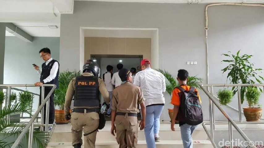 Bolos Sekolah, 20 Pelajar di Surabaya Terciduk Satpol PP