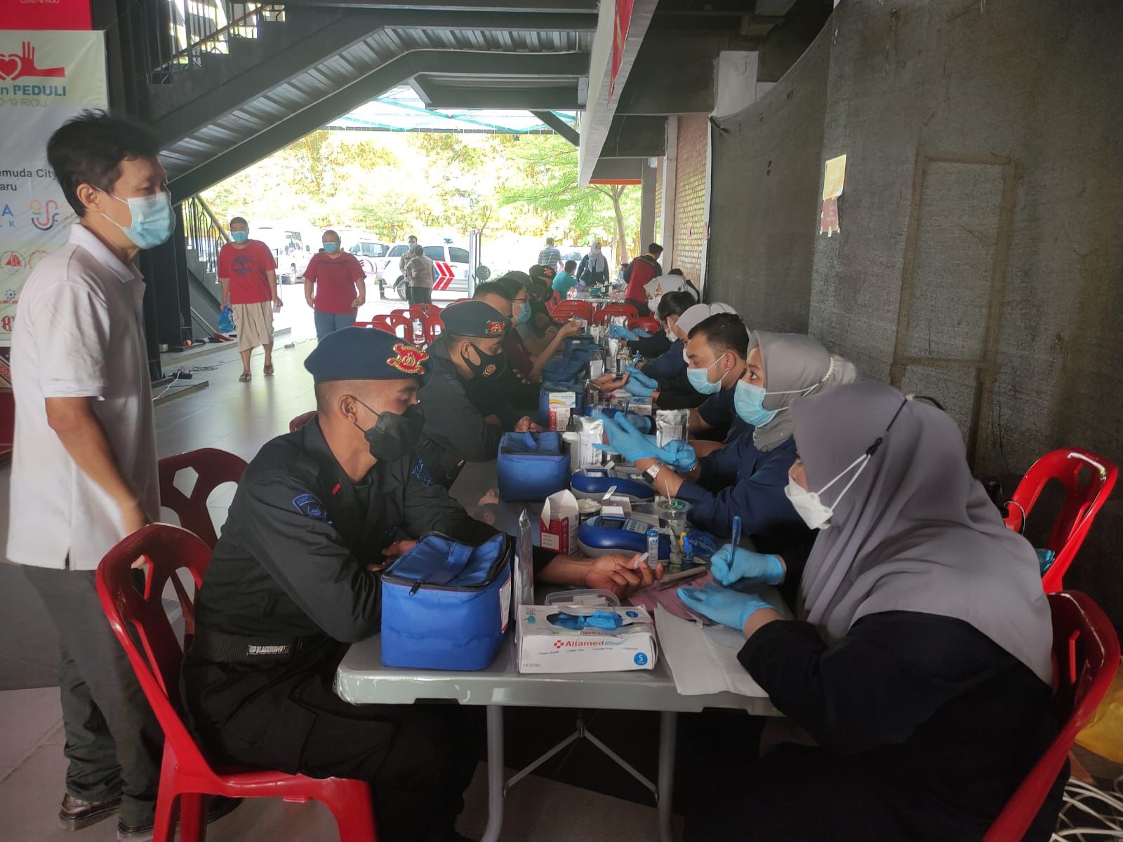 Brimobda Riau Kirimkan 125 Personel Ikuti Donor Darah 4000 Kantong
