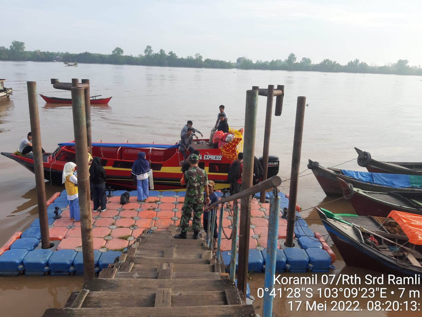 Demi Mematuhi Prokes, Babinsa Koramil 07/Reteh Terus Tegakkan Disiplin Prokes