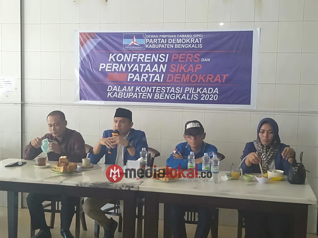 Ketua DPC Demokrat Bengkalis Nyatakan Sikap, Tetap Turun Tangan Dalam Kontestasi Politik 2020 Ketua DPC Demokrat Bengkalis Nyatakan Sikap, Tetap Turun Tangan Dalam Kontestasi Politik 2020