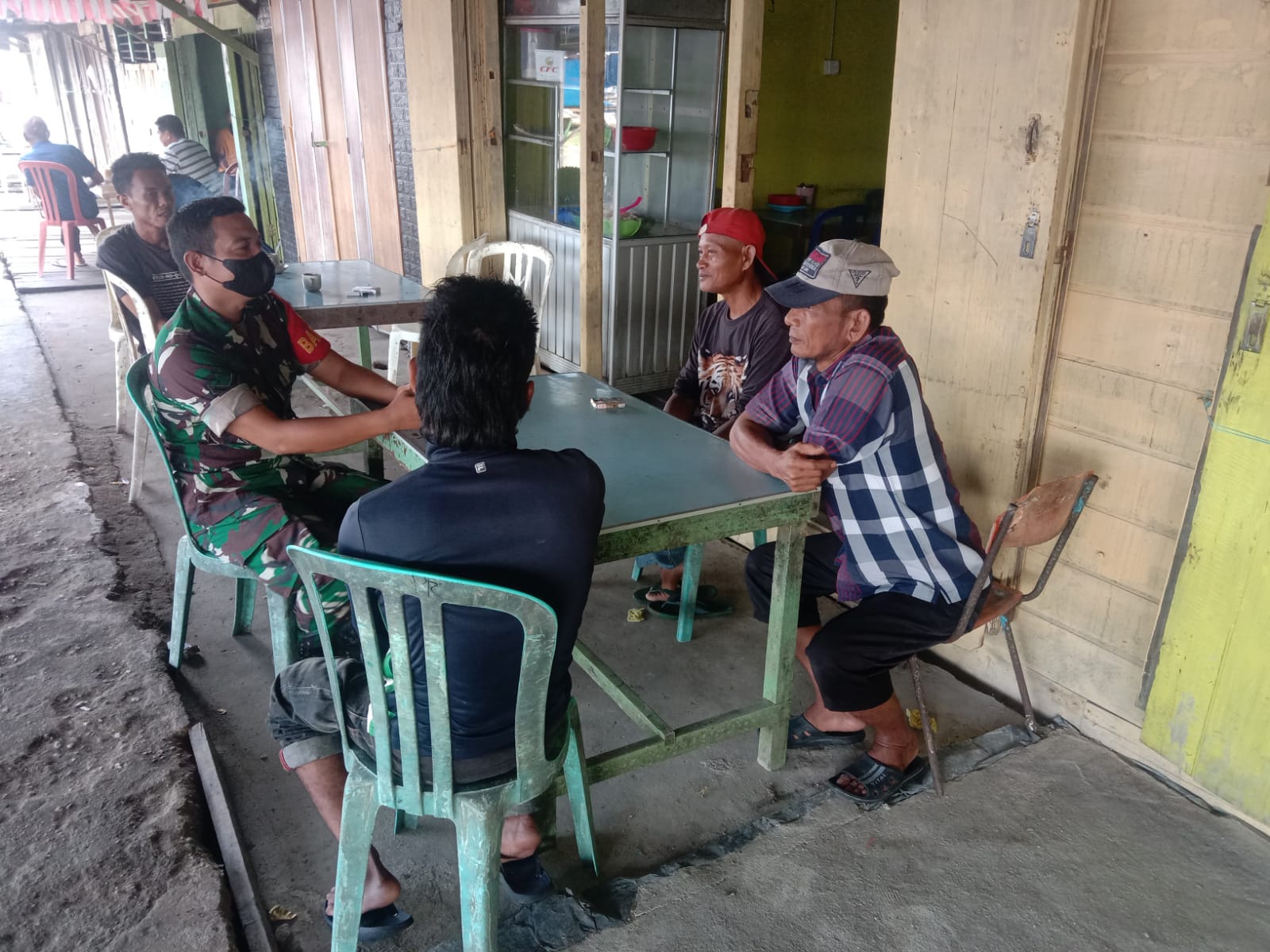 Himbauan Waspadai Bencana Banjir Oleh Babinsa Koramil 04/Kuindra