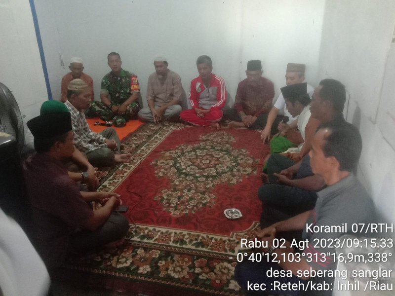 Ingatkan Warga Terkait Karhutla Dalam Pelaksanaan Komsos Koramil 07/Reteh