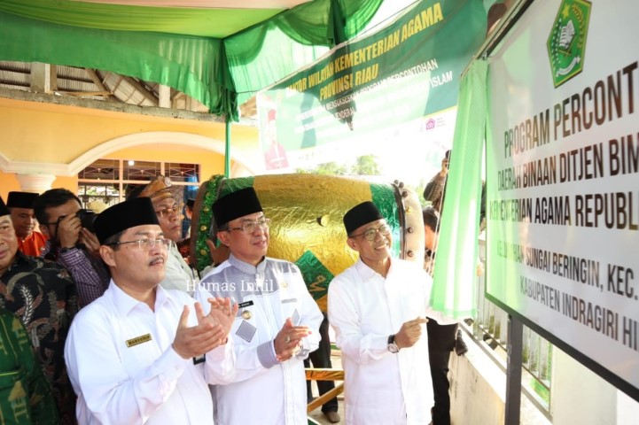 Bupati Wardan Dampingi Ditjen Bimas Kemenag RI Resmikan Proper Daerah Binaan 