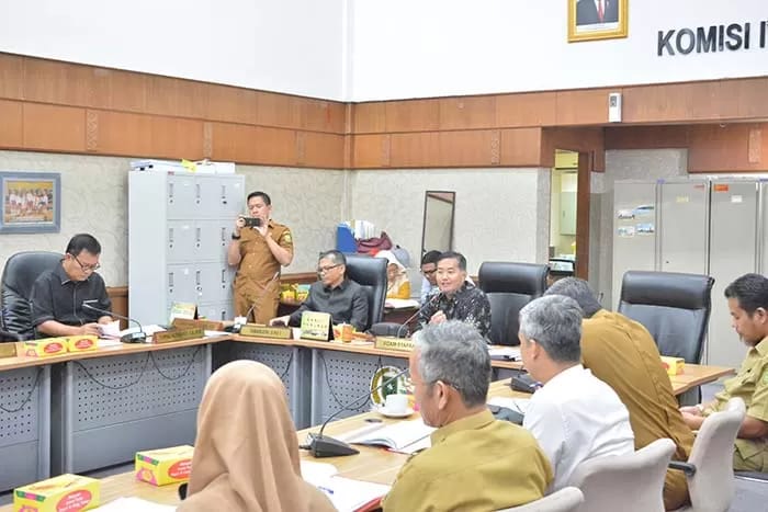 Komisi IV DPRD Riau Gelar Rapat Terkait Evaluasi Kegiatan DLHK Anggaran Tahun 2024