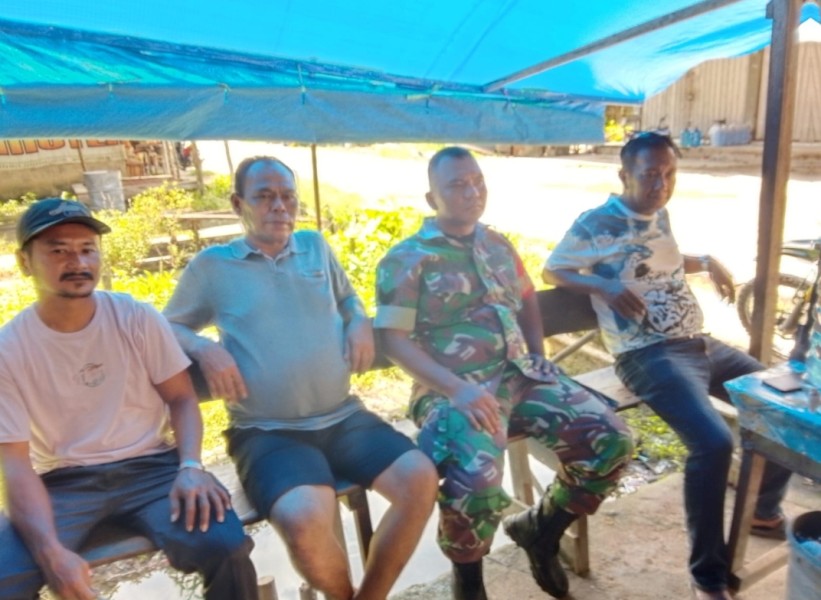 Babinsa Serka Ferry Barus Intens Laksanakan Pengawasan SDM Bersama Masyarakat Desa