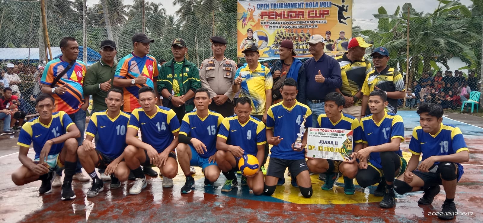 Ferryandi Tutup Turnamen Vollybal di Desa Tanjung Raja Kateman