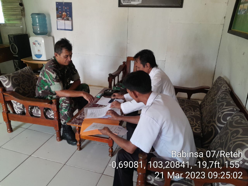 Silaturrahmi Babinsa Koramil 07/Reteh Dengan Staff Kantor Camat Reteh