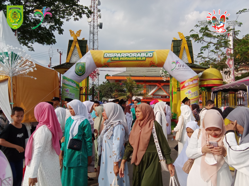 Ribuan Jamaah Padati Event Wisata Religi Gema Muharram 1446 Hijriyah di Lapangan Gajah Mada Tembilahan