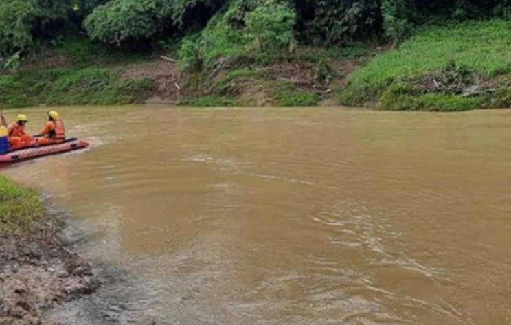 Terpeleset Ketika Hendak Buang Air, Kakek di Kuansing ini Hilang Terbawa Arus Sungai