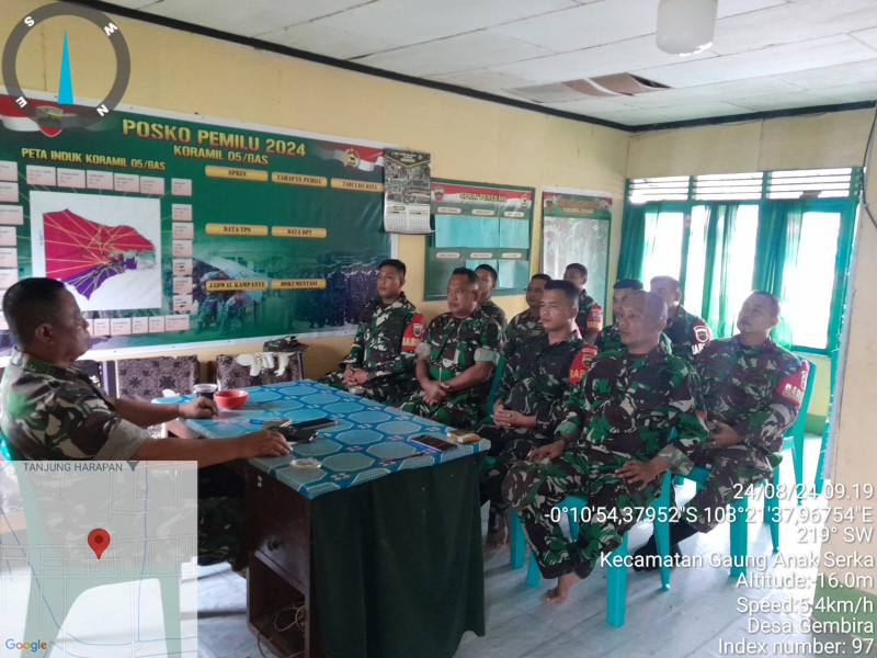 Danramil 05/Gas Memberi Arahan Dalam Rangka Menghadapi Pemilu Serentak Agar Menjaga Netralitas Serta Menekankan Pada Anggota Untuk Waspada Terhadap Cuaca Panas Jangan ada Karlahut