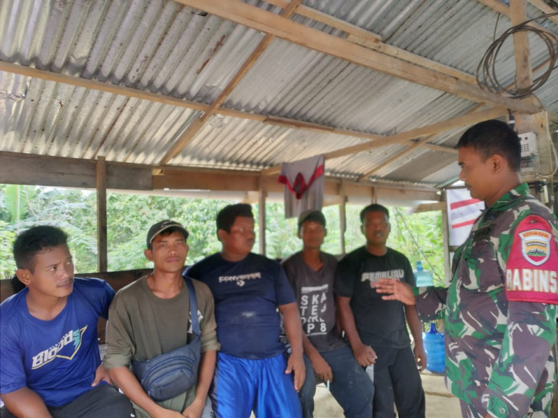 Babinsa Koramil 09/Kemuning Ajak Masyarakat Untuk Sukses Pilkada Damai 2024