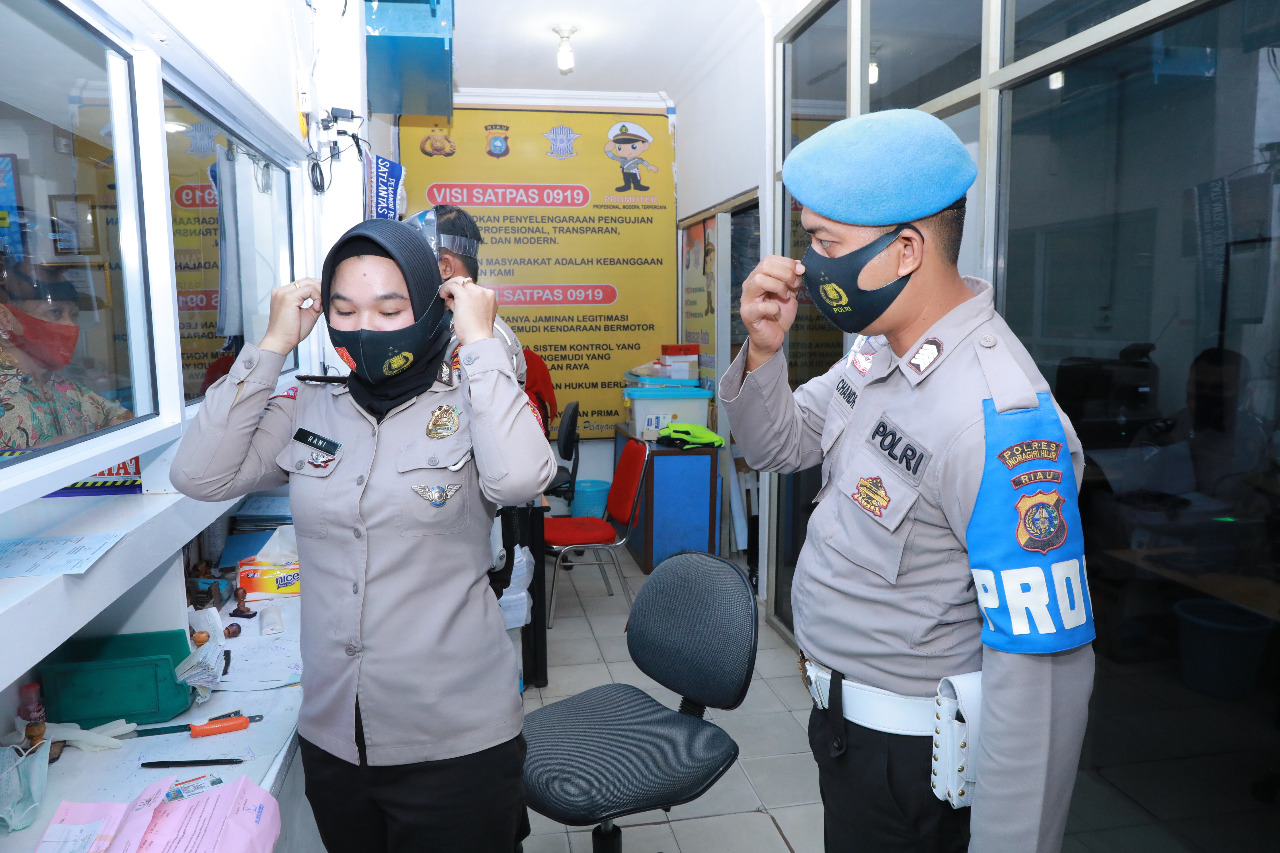 Anggota Polres Inhil Ditertibkan Disiplin Masker oleh Provost