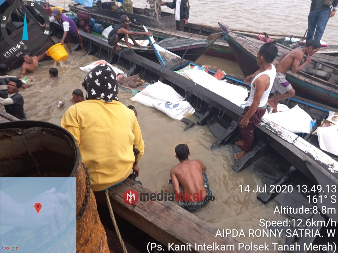 Kapal Sembako Tenggelam di Sungai Batang Inhil, Kerugian Ratusan Juta