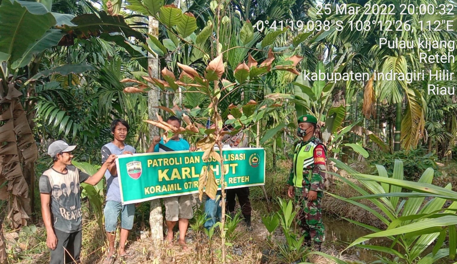 Babinsa Koramil 07/Reteh Patroli dan Sosialisasi Tentang Karlahut
