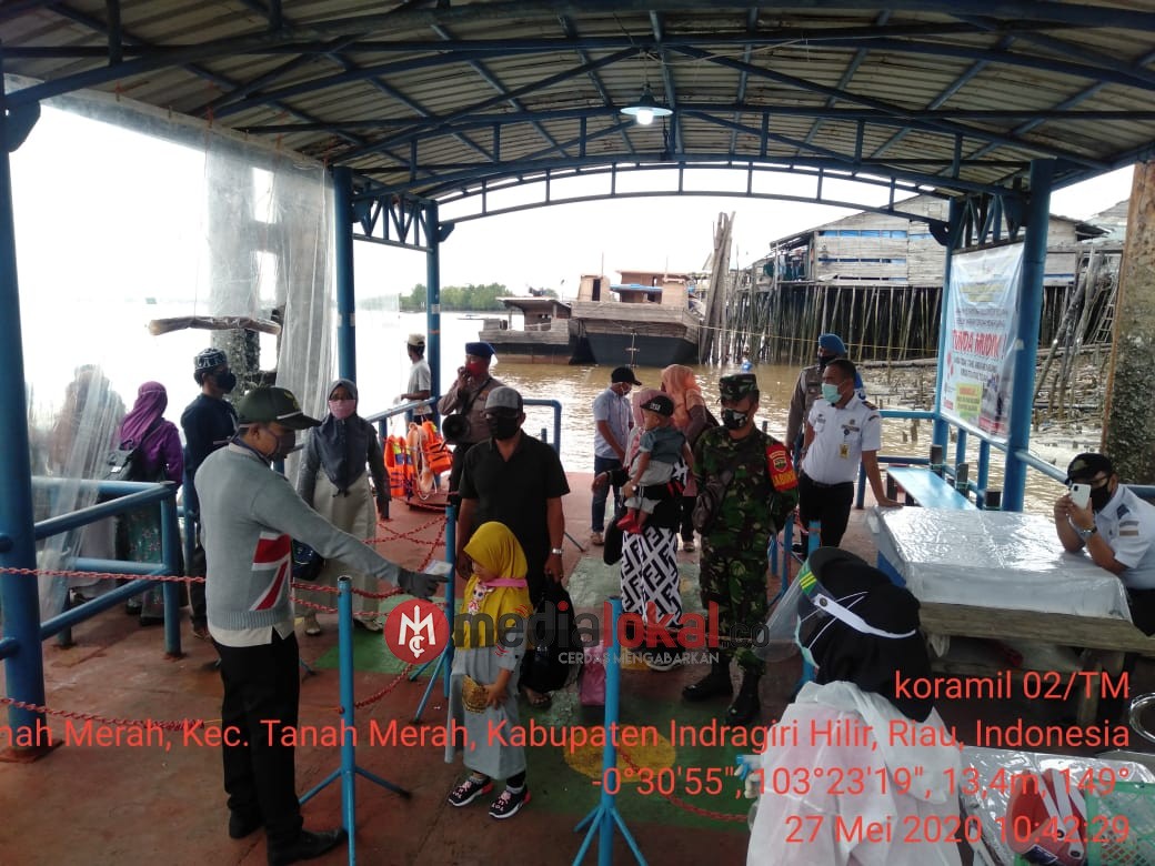 Koramil 02/Tanah Merah Siaga di Posko Ops Ketupat Lancang Kuning Pelabuhan Kuala Enok