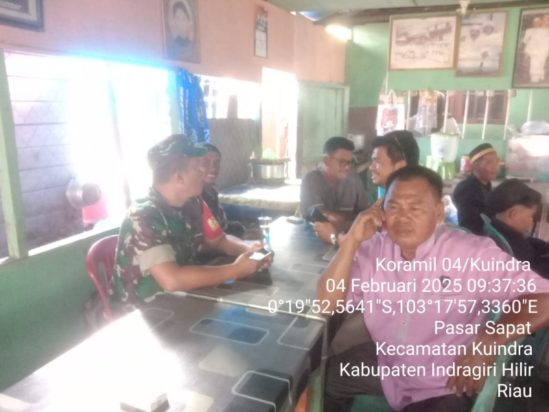 Babinsa Koramil 04/Kuindra Berkomitmen Meningkatkan Keamanan dan Ketertiban di Desa Teluk Dalam
