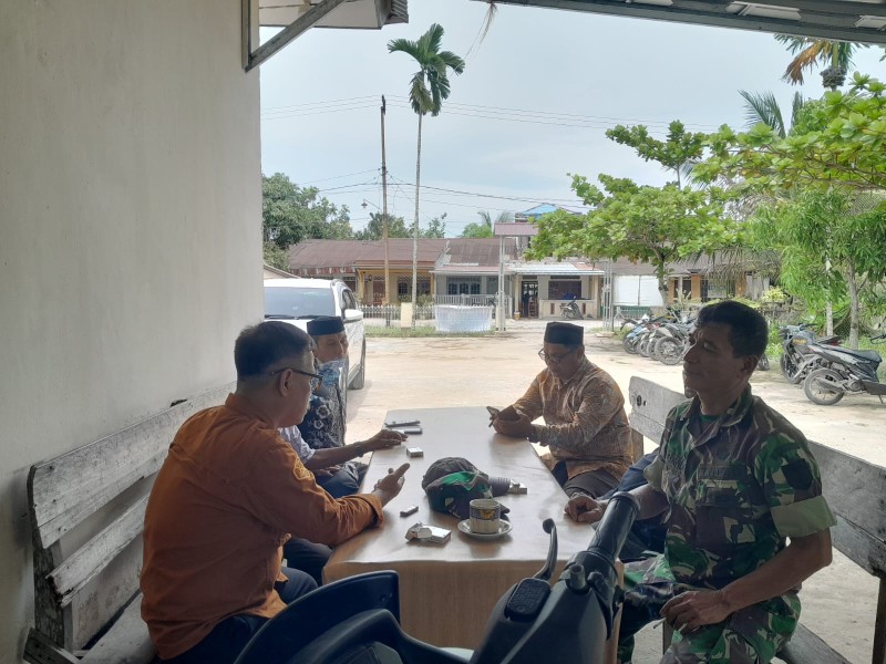 Babinsa Koramil 07/Reteh Laksanakan Kegiatan SDM Komduk dengan Tokoh Masyarakat