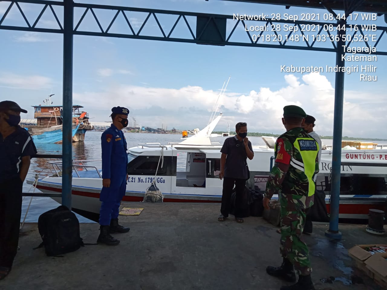 Serda Lendi Piter Lakukan Penjagaan dan Penegakan Disiplin di Pelabuhan Guntung