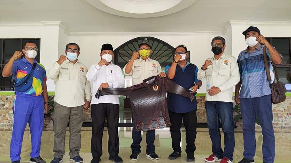 Plt Wali Kota Tanjungbalai Apresiasi dan Dukung Atlet yang Akan Mengikuti Pon XX di Papua Plt Wali Kota Tanjungbalai Apresiasi dan Dukung Atlet yang Akan Mengikuti Pon XX di Papua
