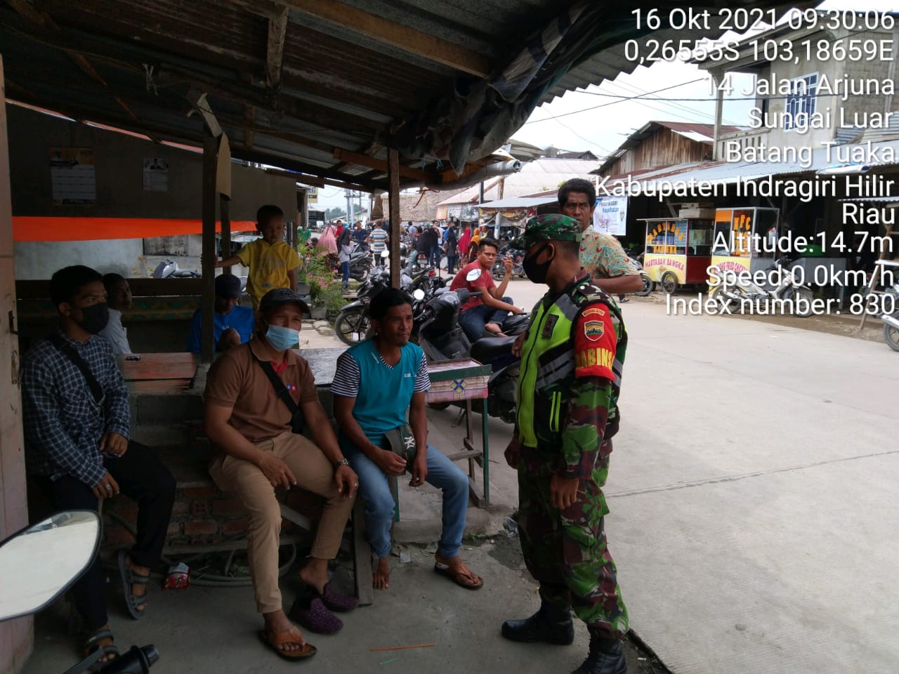 Personil Koramil 12/Batang Tuaka Imbau Warga Senantiasa Taat Dengan Prokes