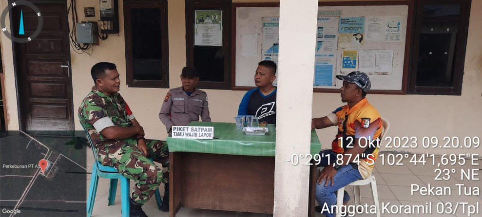 Dengan Komsos Babinsa 03/Tpl Beri Arahan Kepada Satpam dan Karyawan PT. ASI