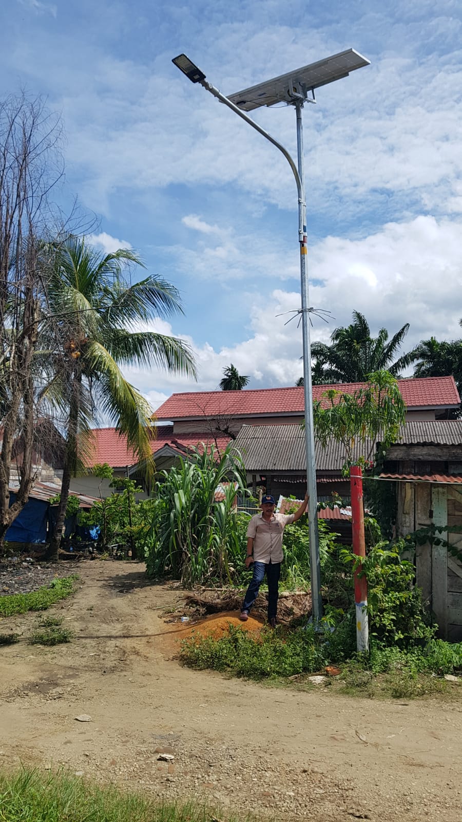 Ratusan Lampu PJUTS Sudah Terpasang di Kabupaten Inhu dan Dinikmati Masyarakat