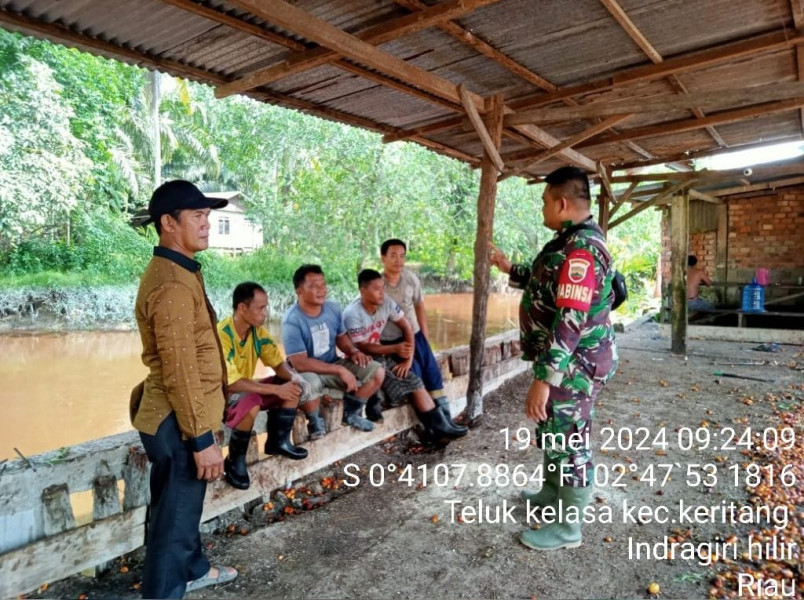 Babinsa Koramil 09/Kmg Berikan Informasi Kepada Masyarakat Jika Ada Hal-hal Yang Menonjol di Binaan