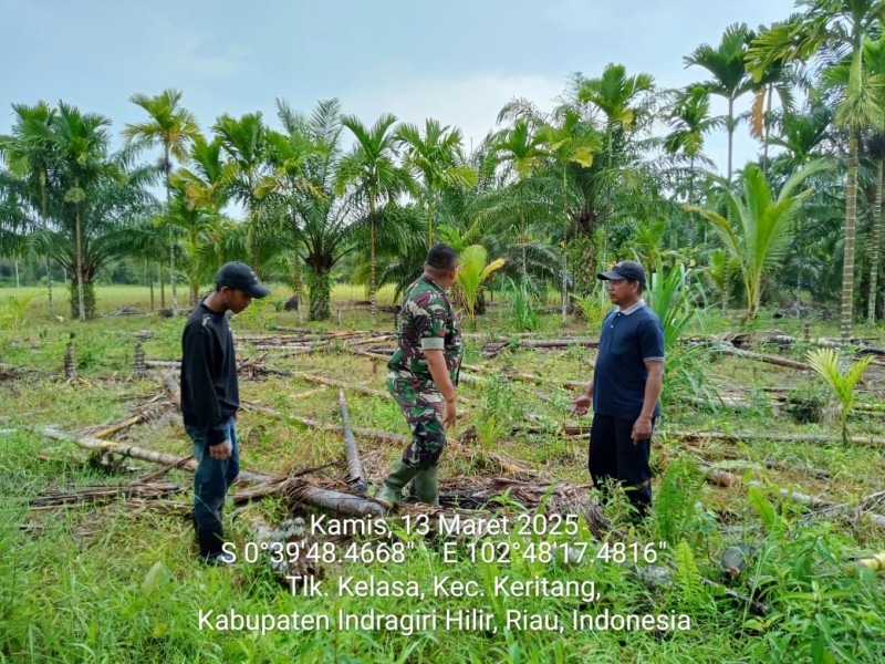 Operasi Patroli Karhutla: Babinsa Koramil 09/Kemuning Berkomitmen Mencegah Bencana Alam