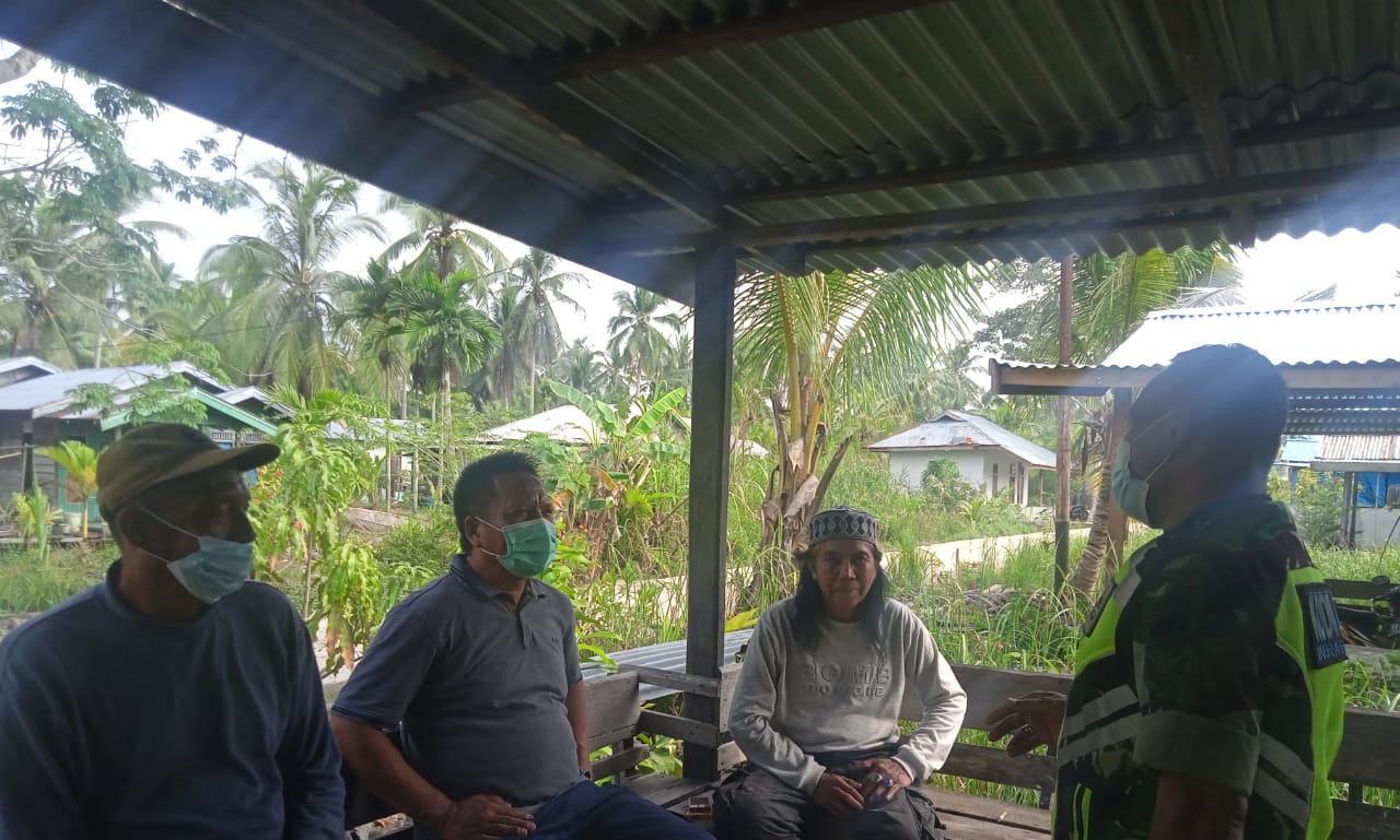 Sosialisasi Penerapan Prokes Oleh Danramil 04/Kuindra