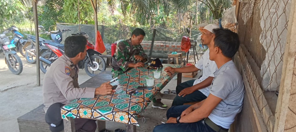 Jalin Silaturahmi Antar Sesama Masyarakat Bersama Babinsa Koramil 09/Kmg